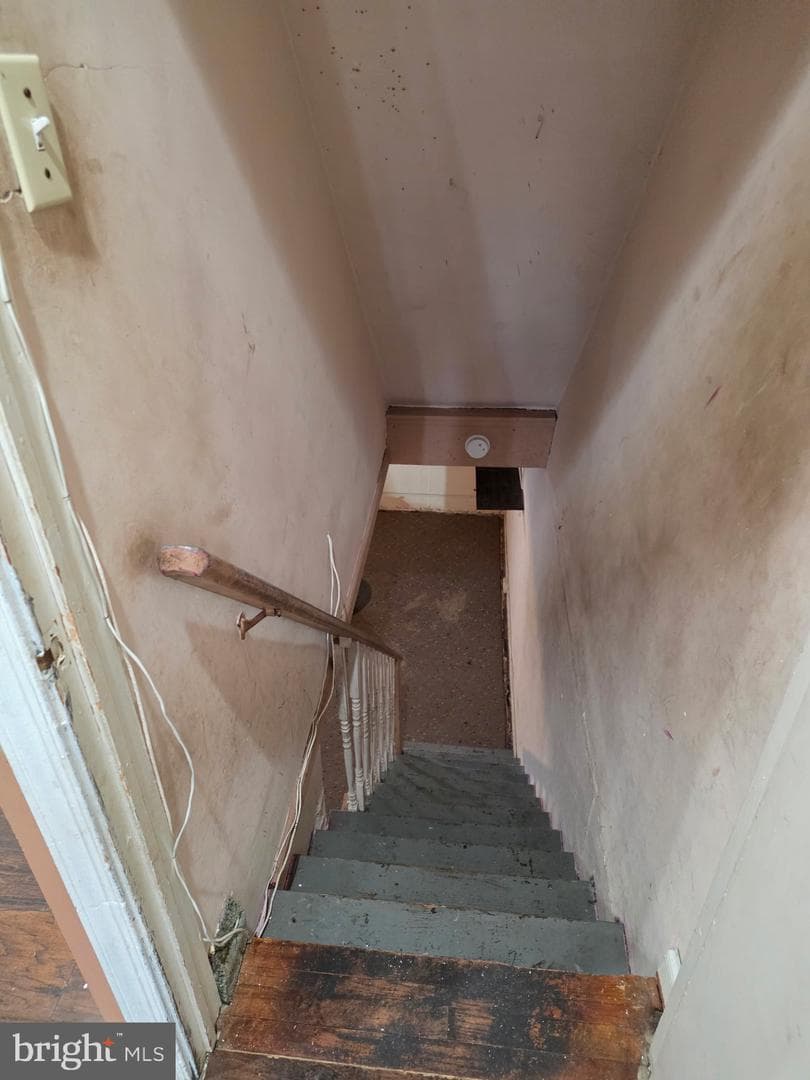 6247 Marsden Street photo 7