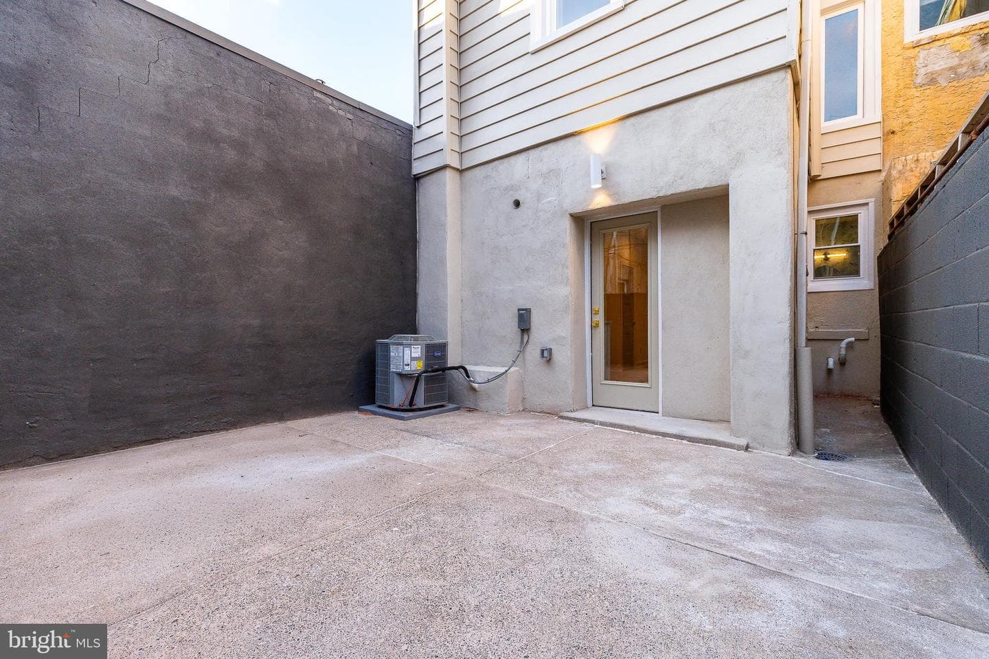 814 Mountain Street photo 16