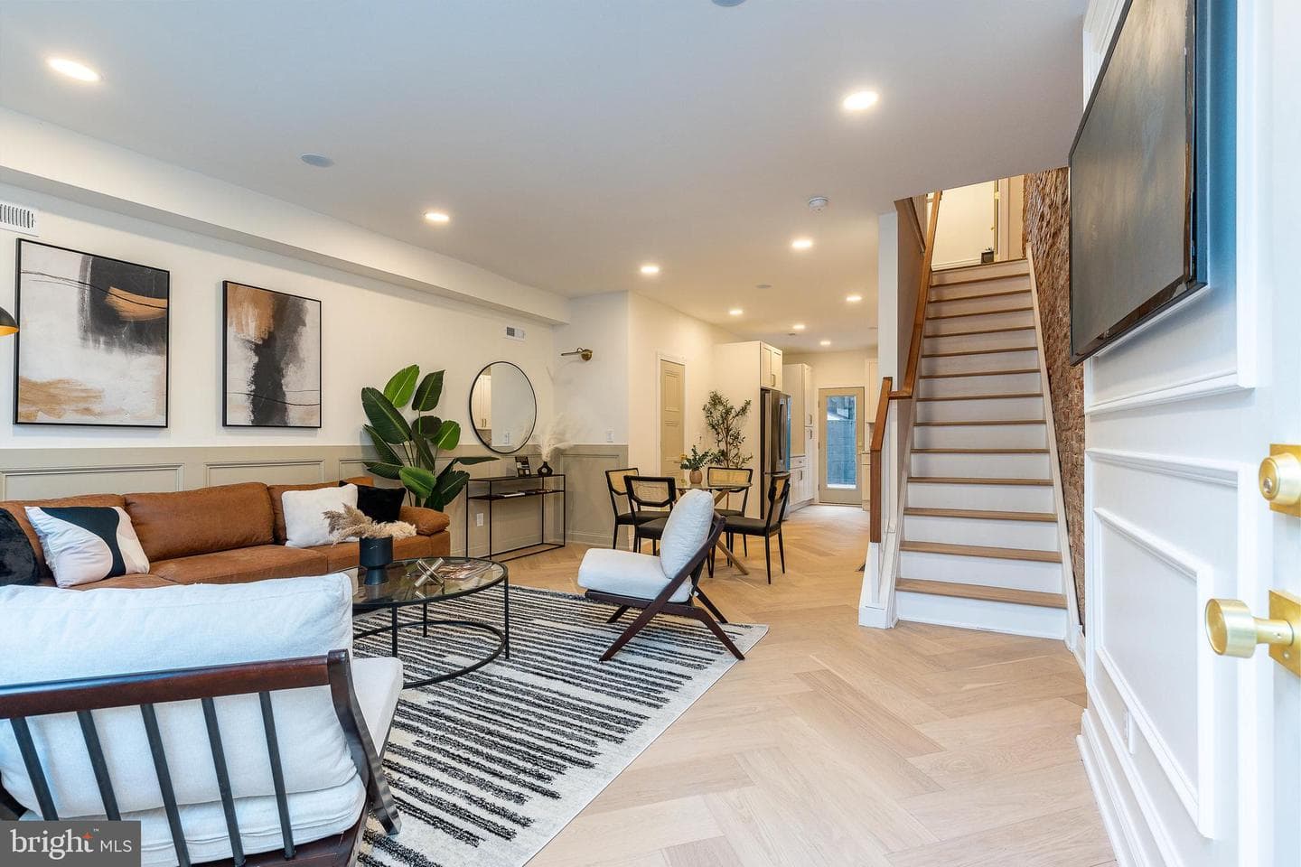 814 Mountain Street photo 3