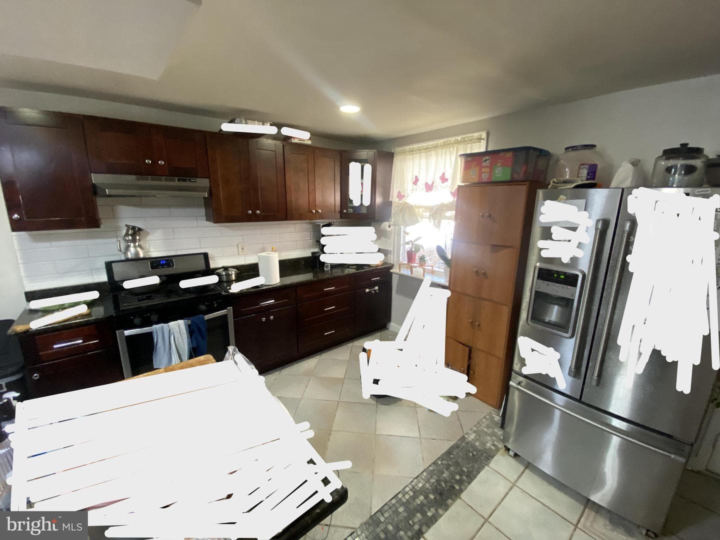 2155 Fanshawe Street photo 4