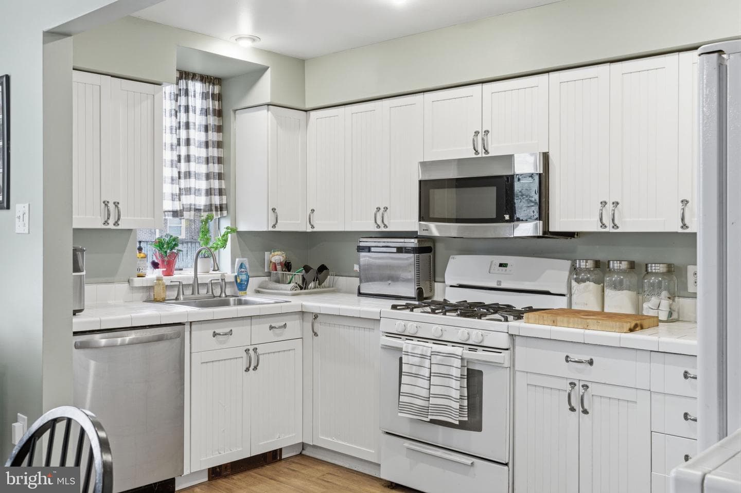2905 Knorr Street photo 6