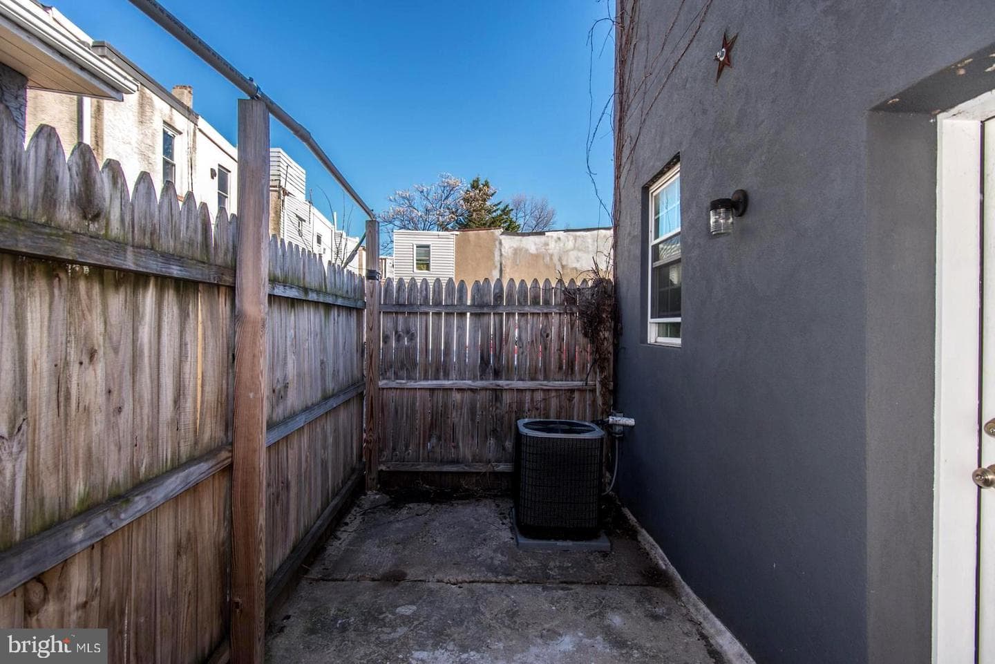 2230 N Mutter Street photo 33