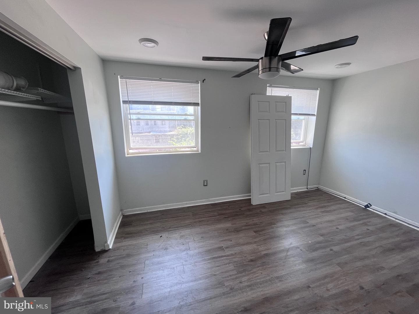 2915 Edgley Street photo 5