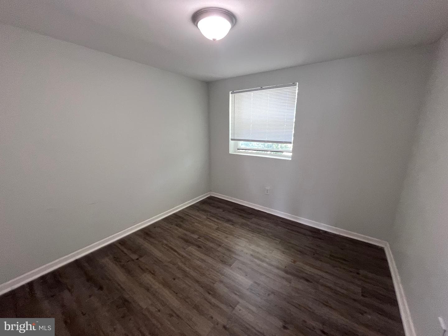 2915 Edgley Street photo 7