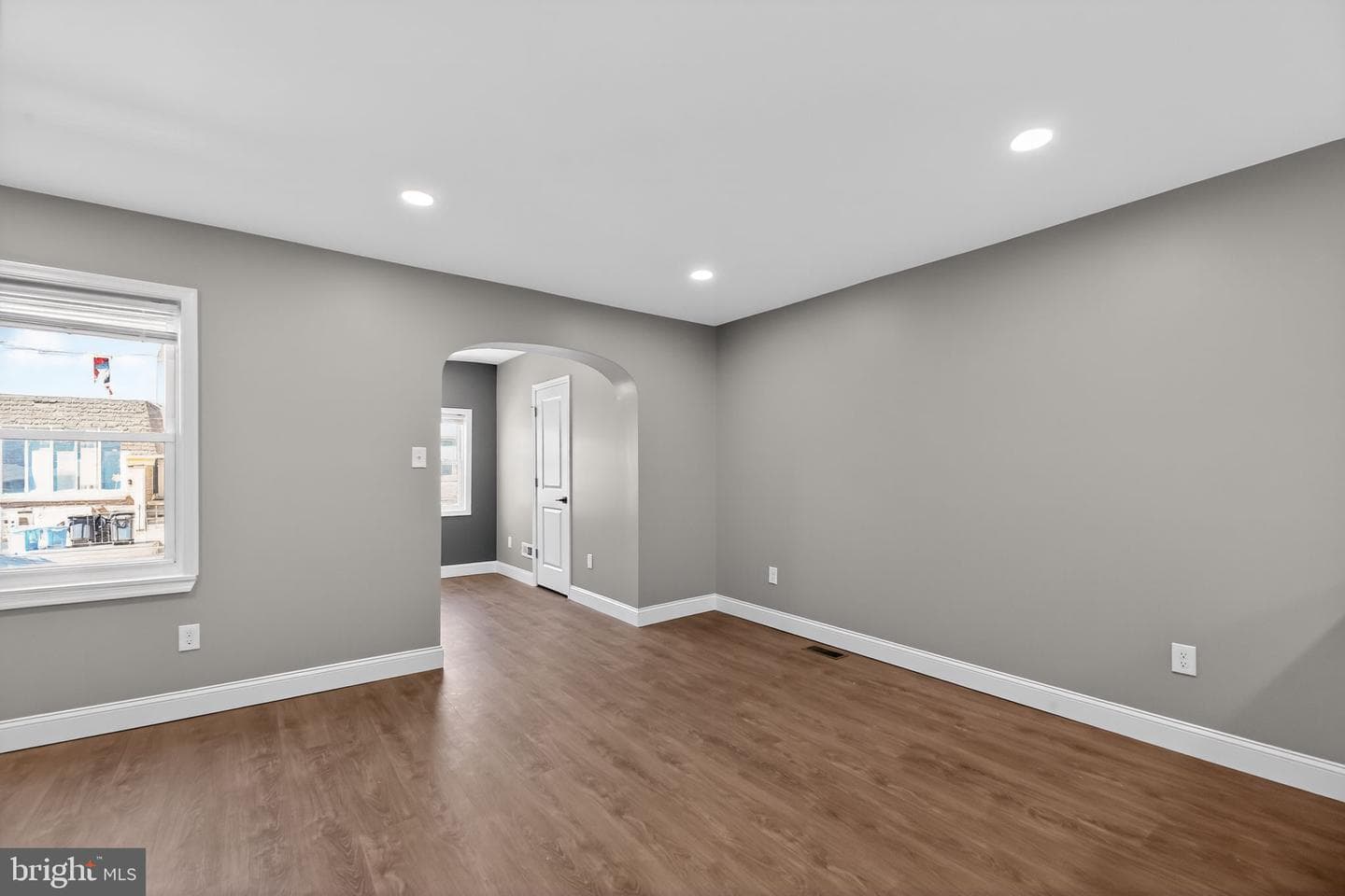 6728 Guyer Avenue photo 10