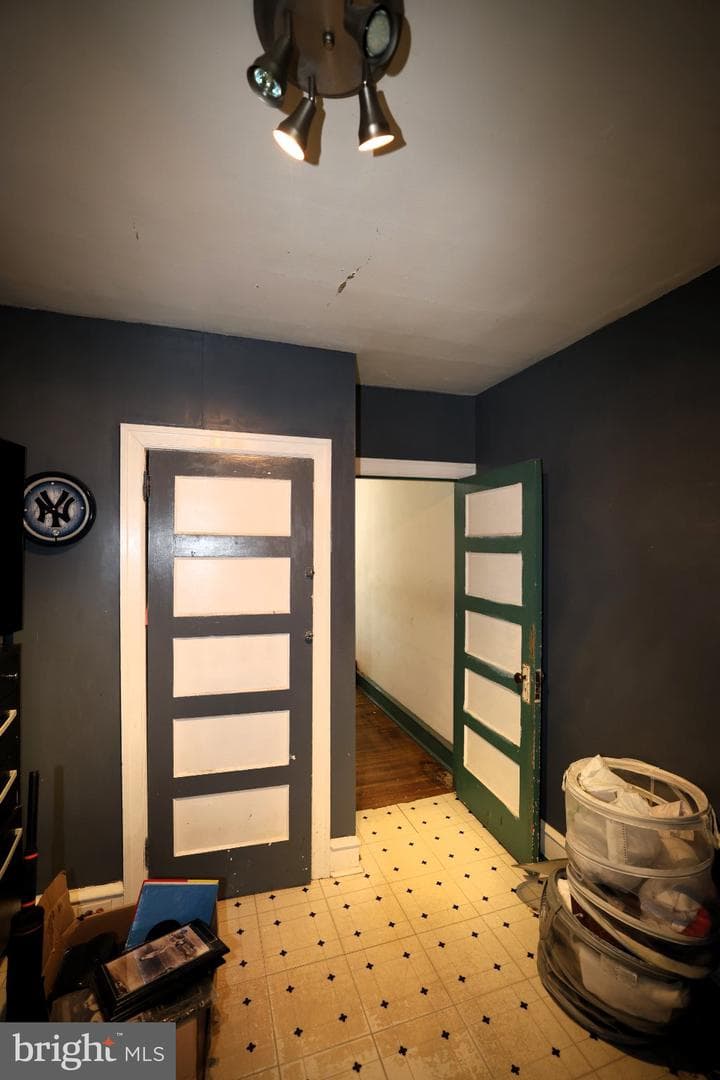4246 N Bodine Street photo 33