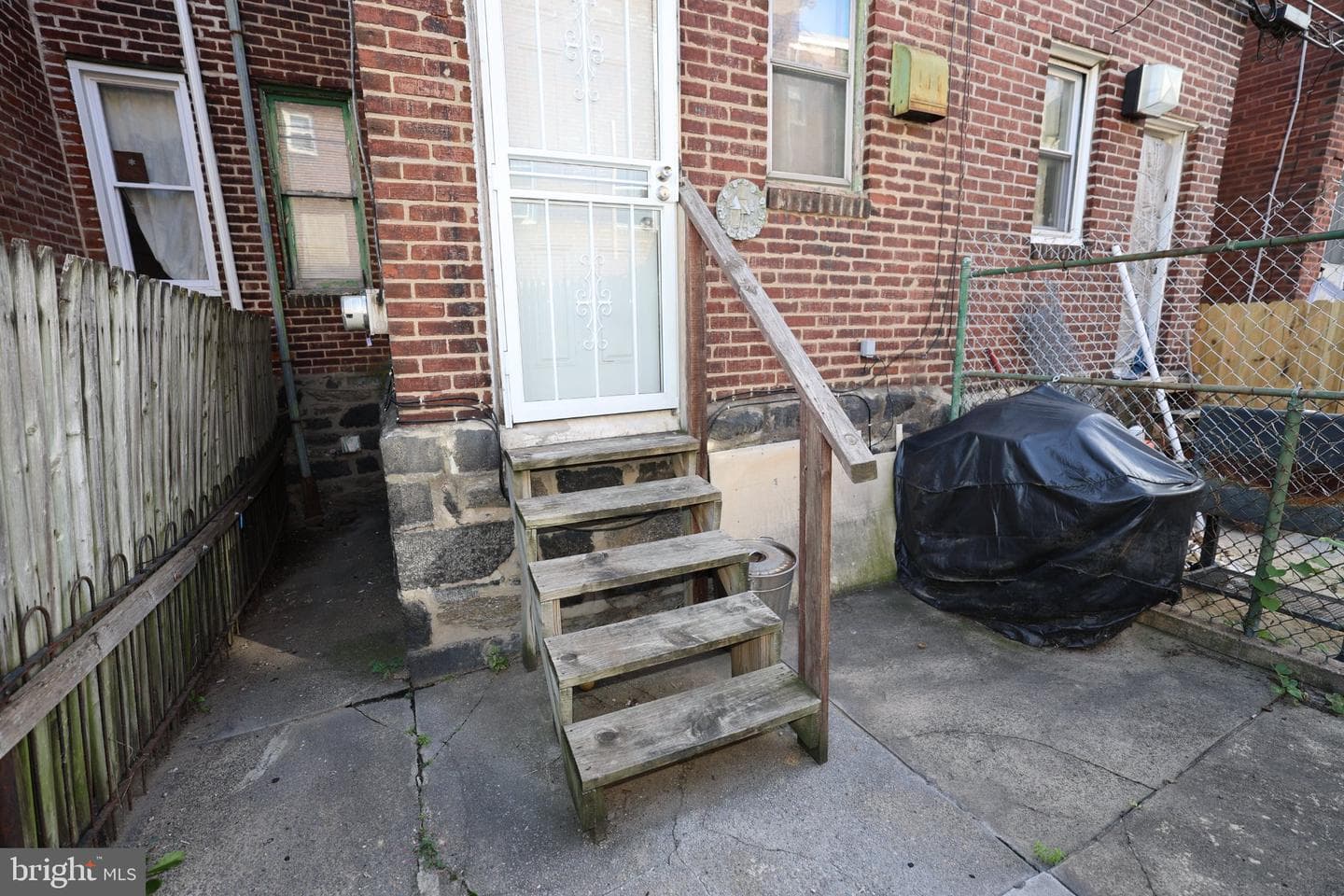 4246 N Bodine Street photo 5