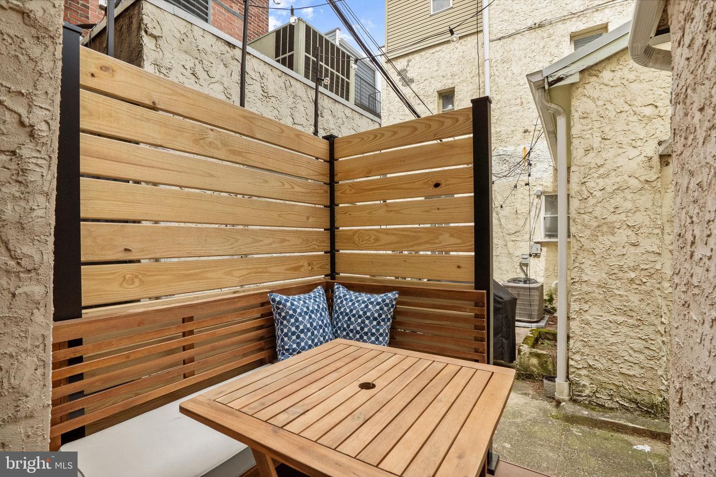 1639 Addison Street photo 13