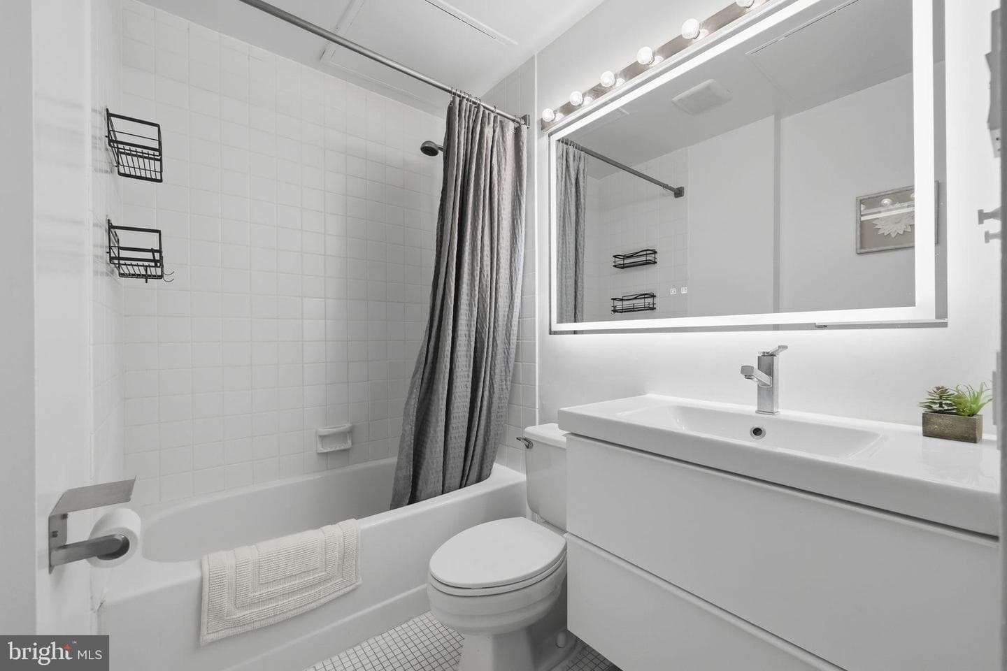 1601 Spring Garden Street #207 photo 9