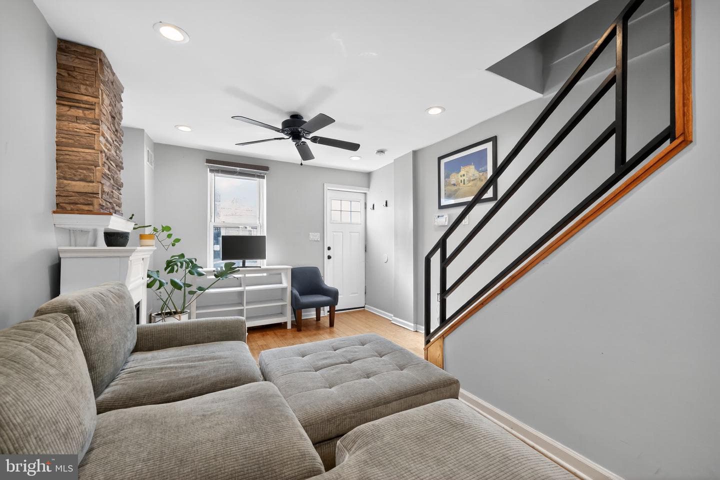 2141 E Albert Street photo 4