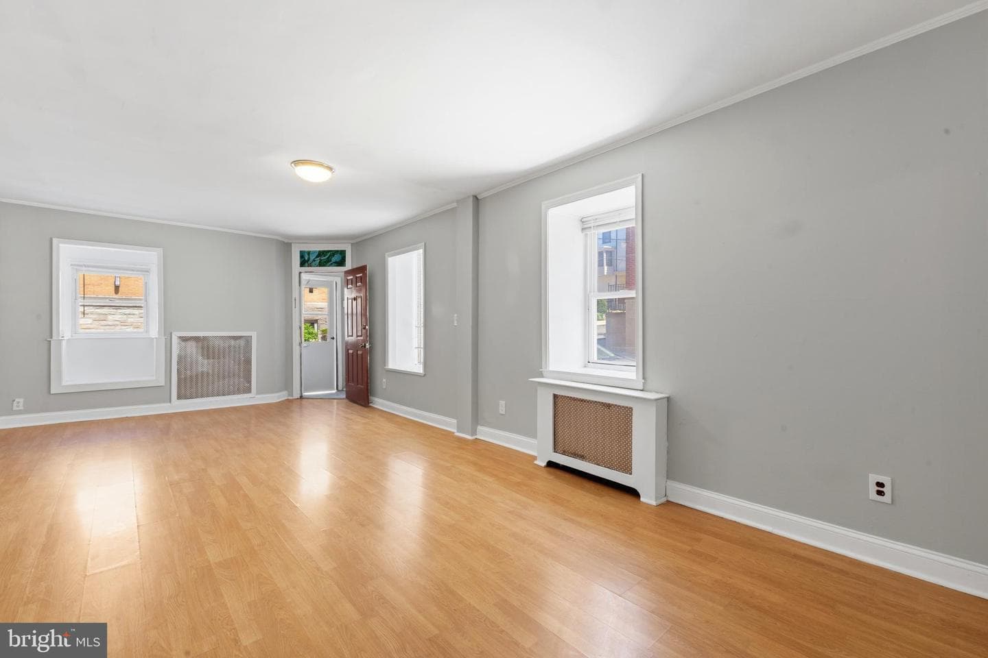 147 Green Lane photo 6