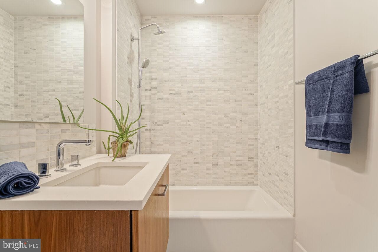 621 S 24th Street #206 photo 16