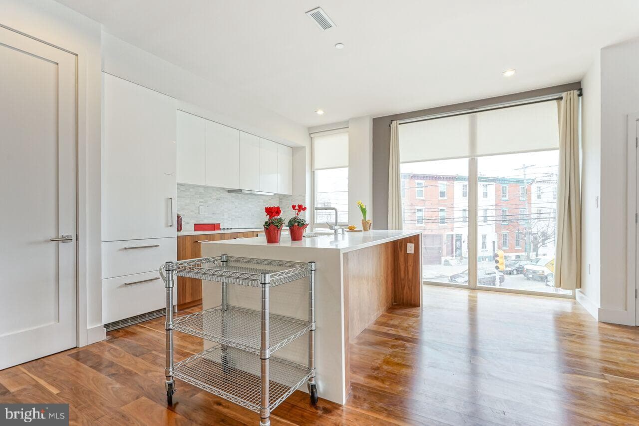 621 S 24th Street #206 photo 3