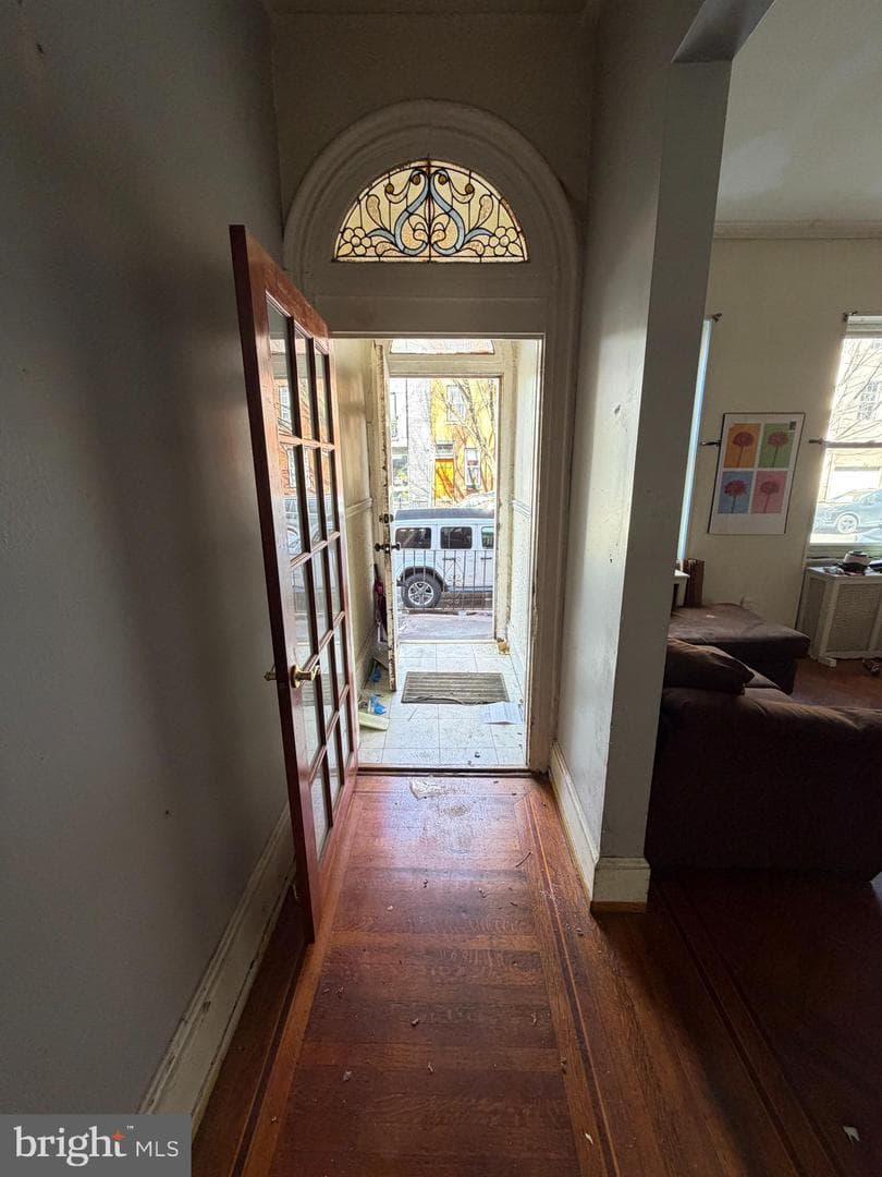 1842 Christian Street photo 4