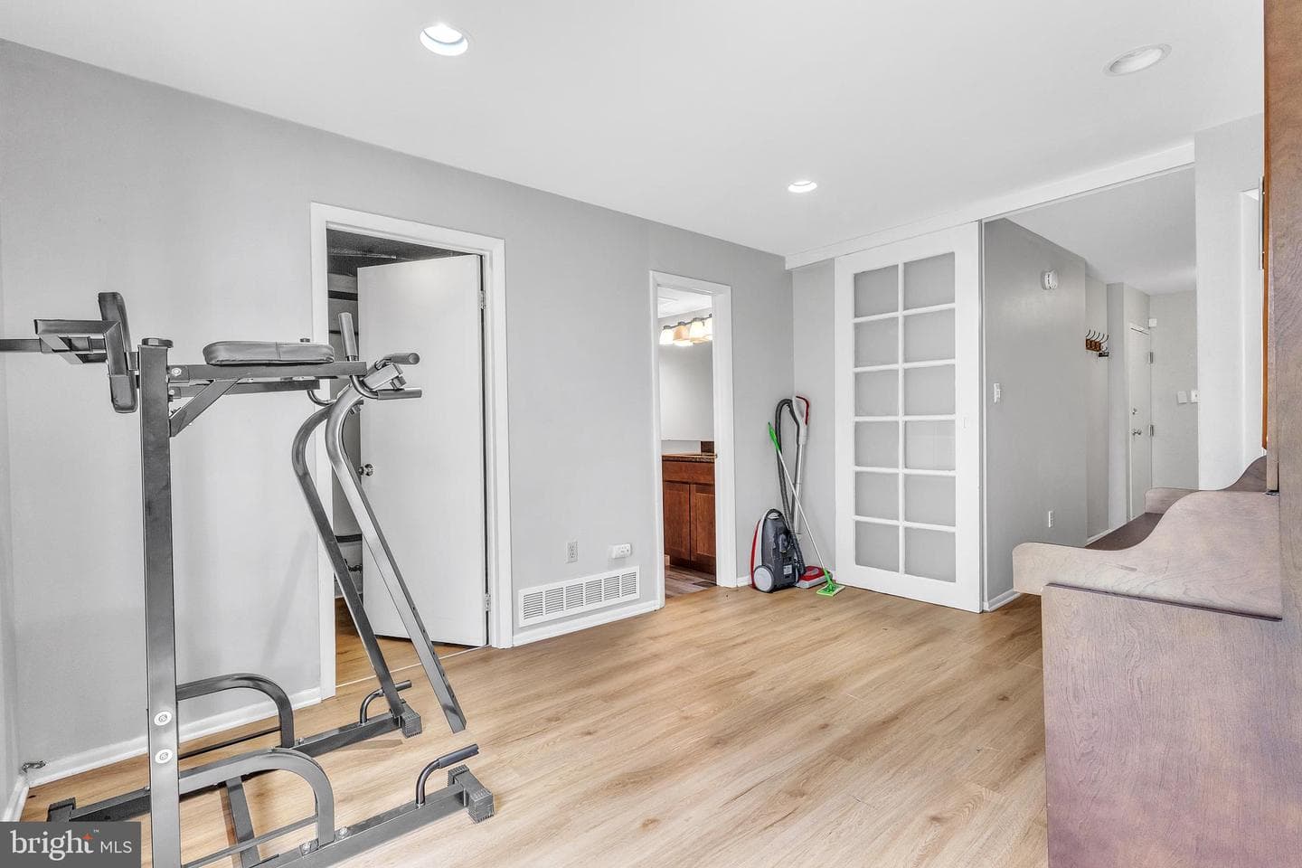 2108 Appletree Street photo 8