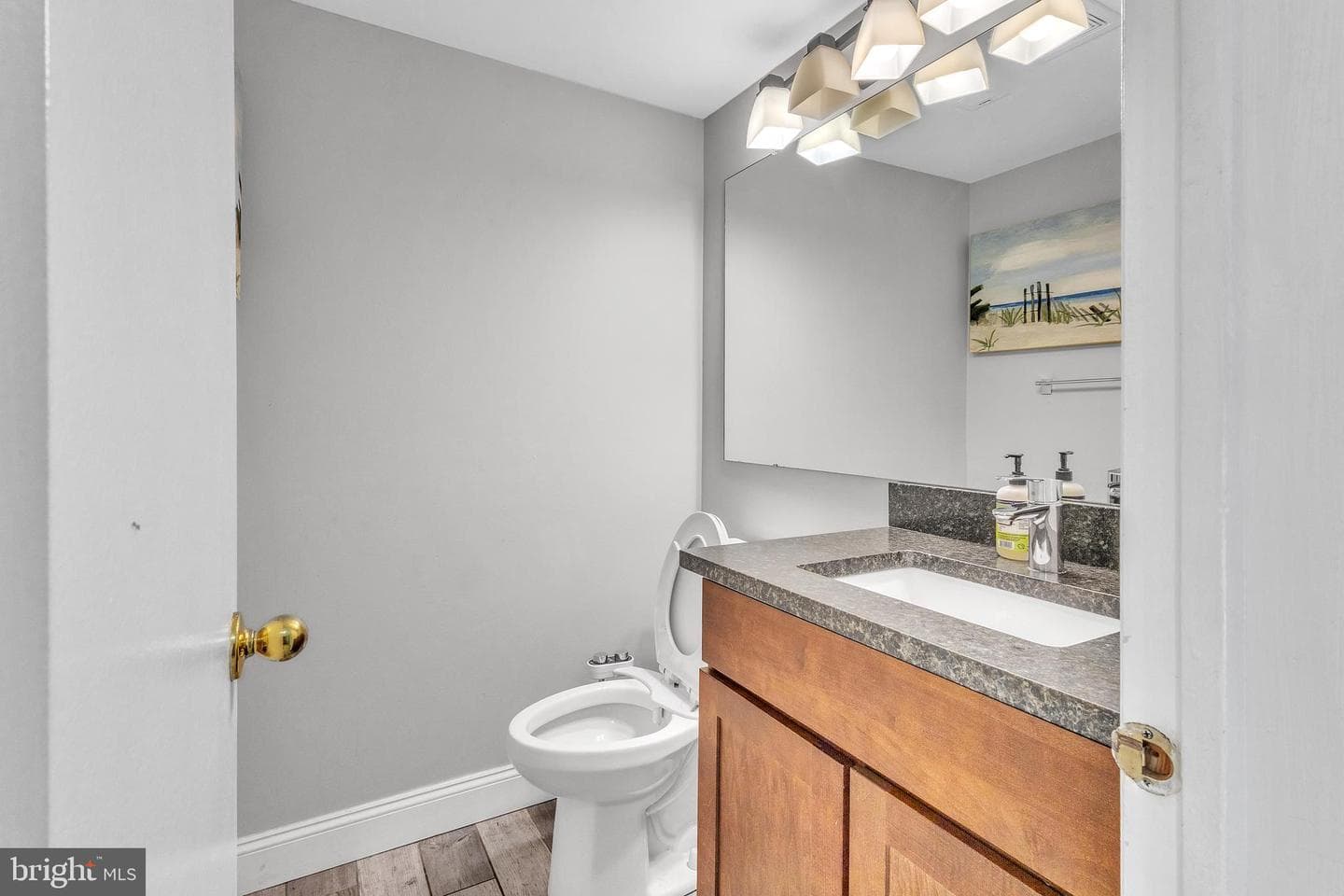 2108 Appletree Street photo 9
