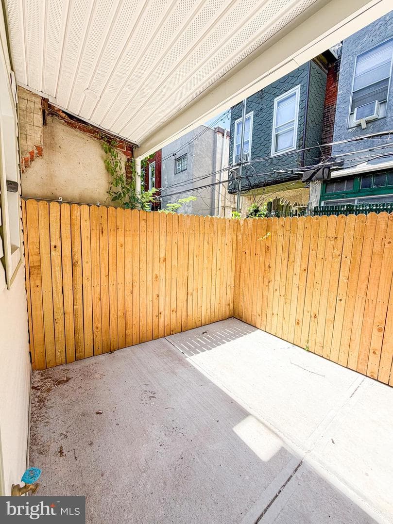 1630 N Newkirk Street photo 23