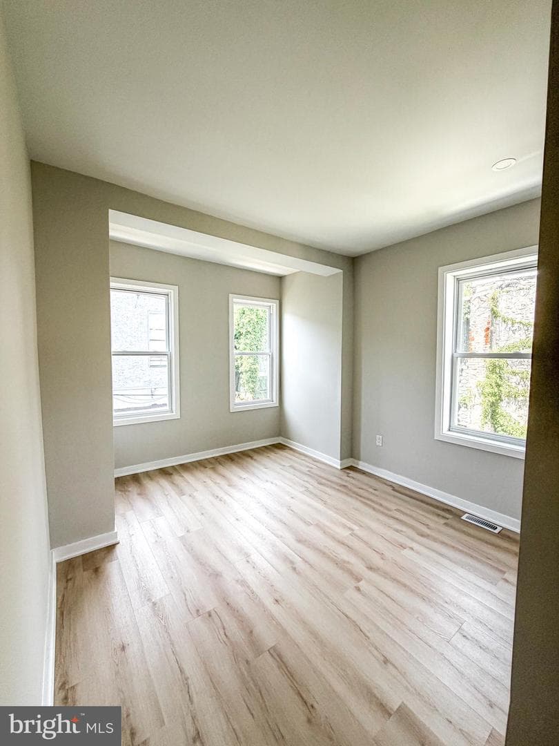 1630 N Newkirk Street photo 34