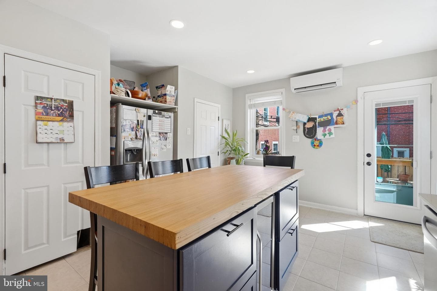 244 E Sydney Street photo 19