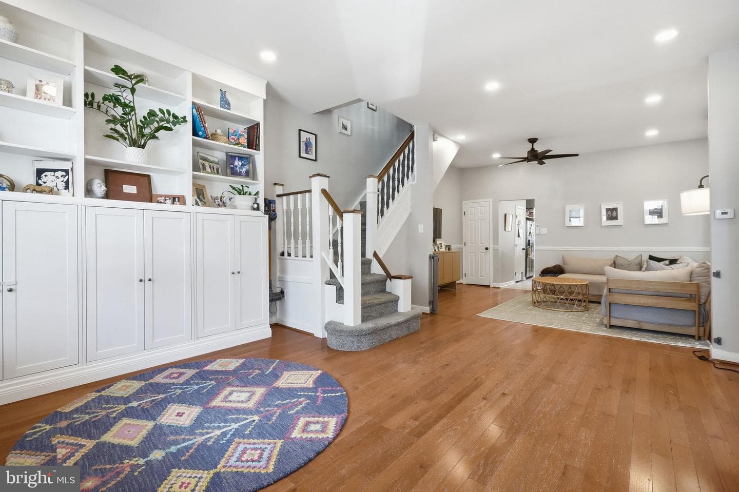 244 E Sydney Street photo 2