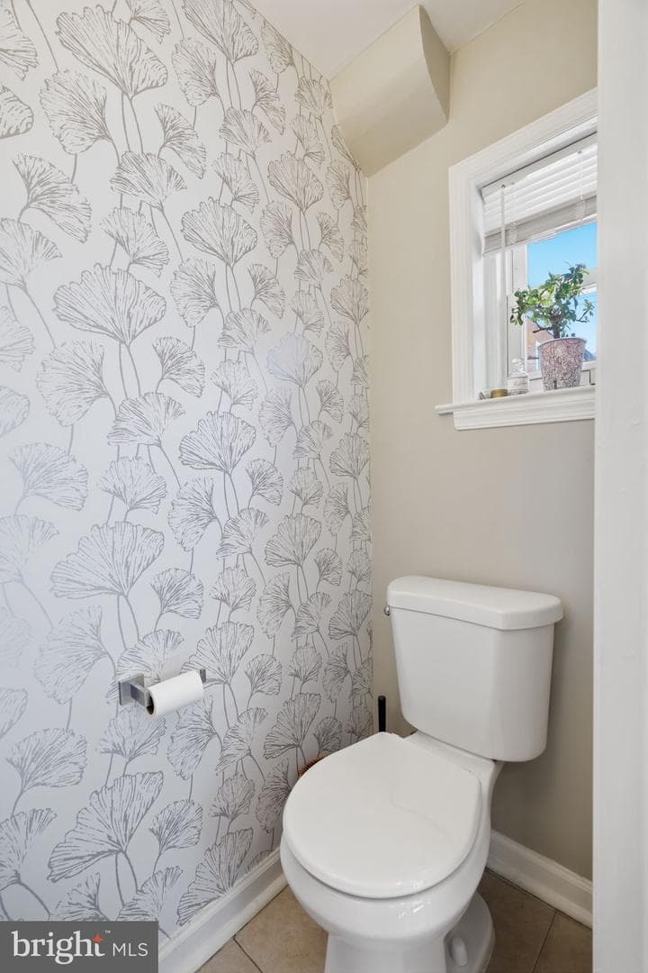 244 E Sydney Street photo 22