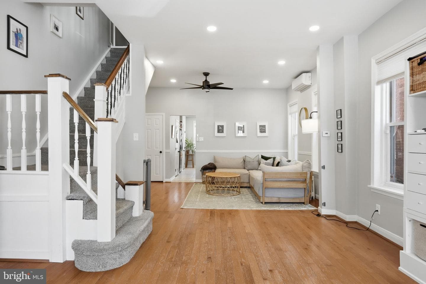 244 E Sydney Street photo 3