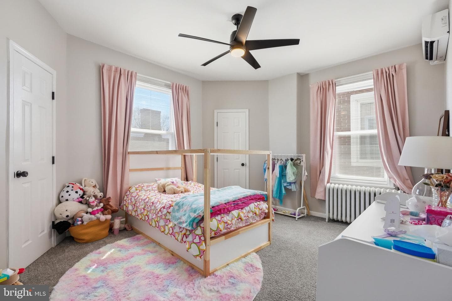 244 E Sydney Street photo 39
