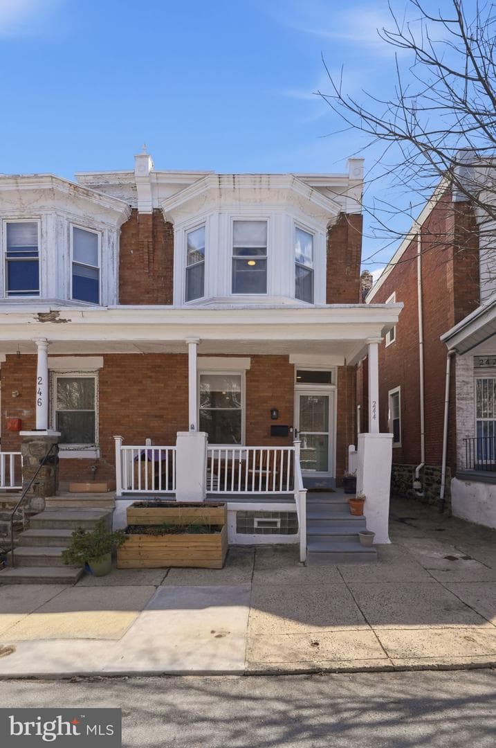 244 E Sydney Street photo 50