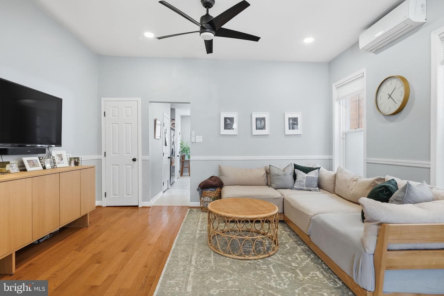 244 E Sydney Street photo 8