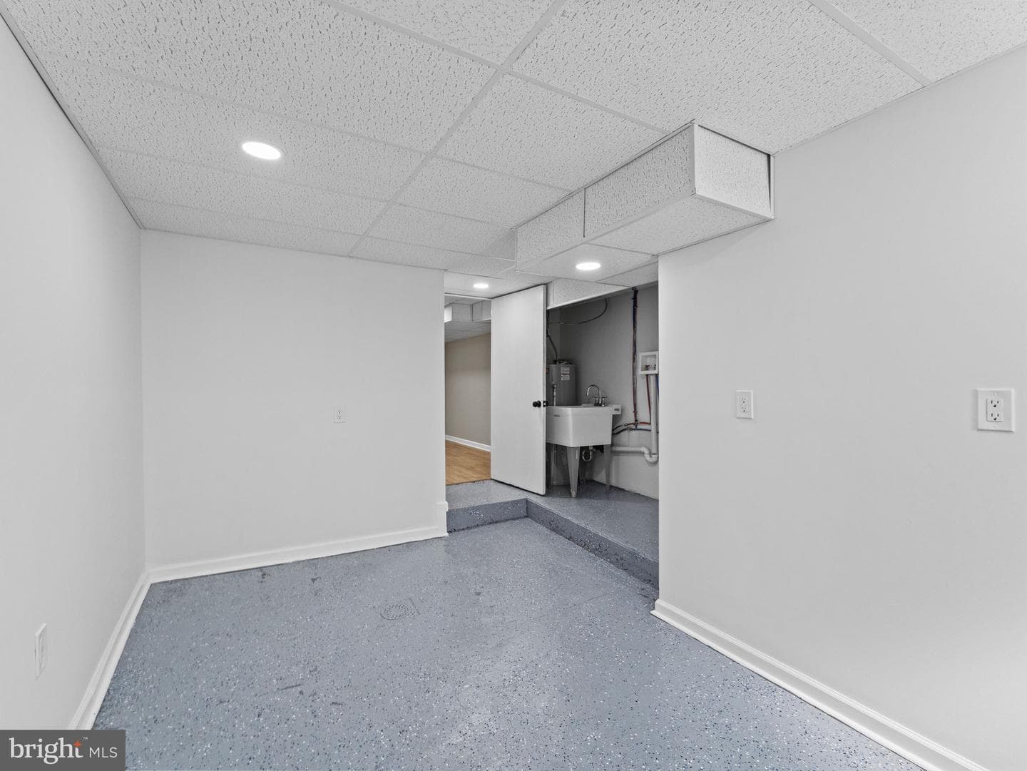 5921 Elsinore St photo 22