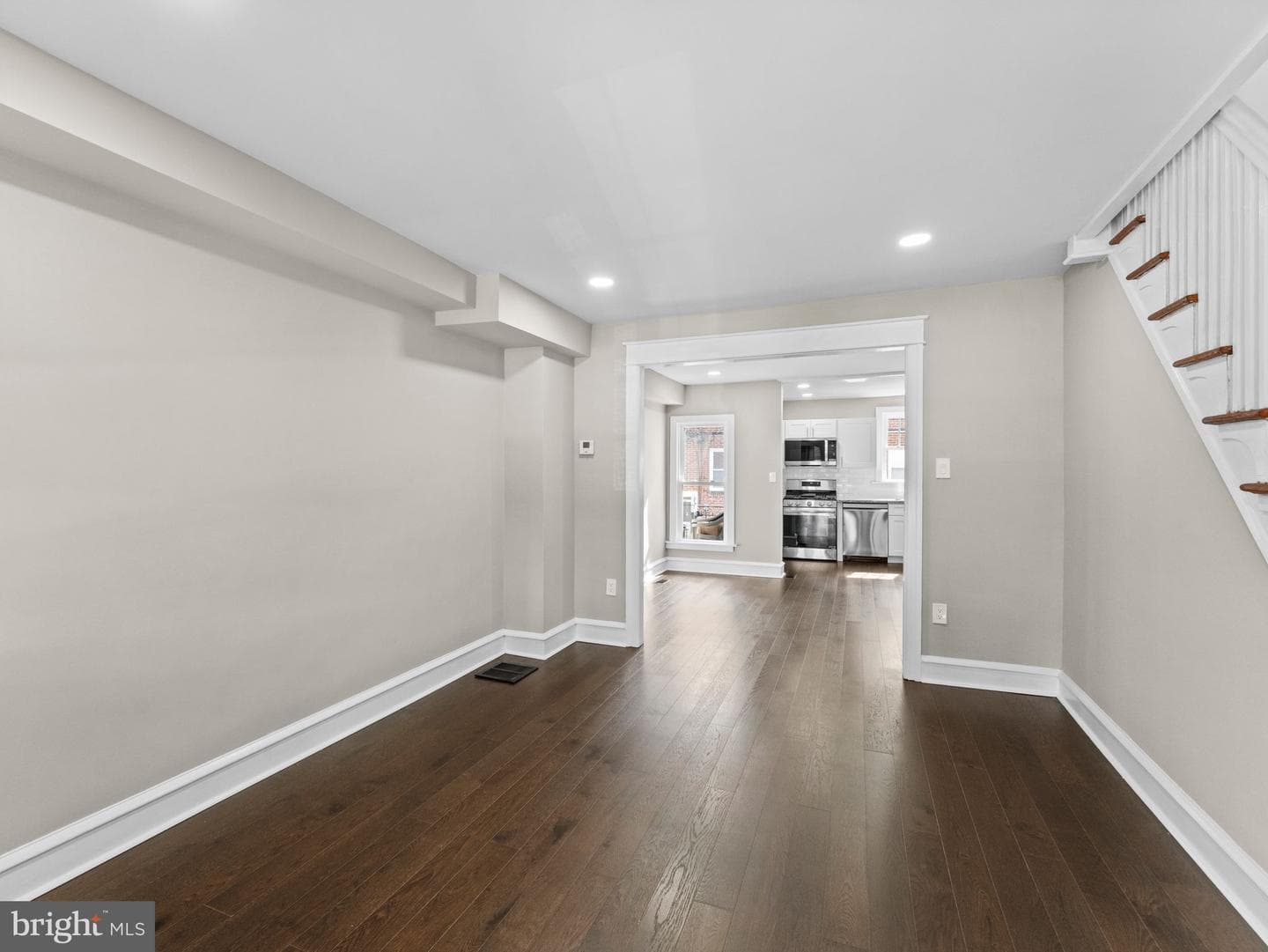 5921 Elsinore St photo 3