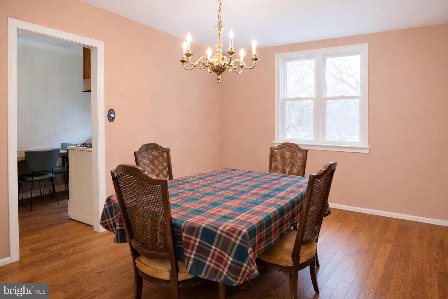 203 E Howell Street photo 3