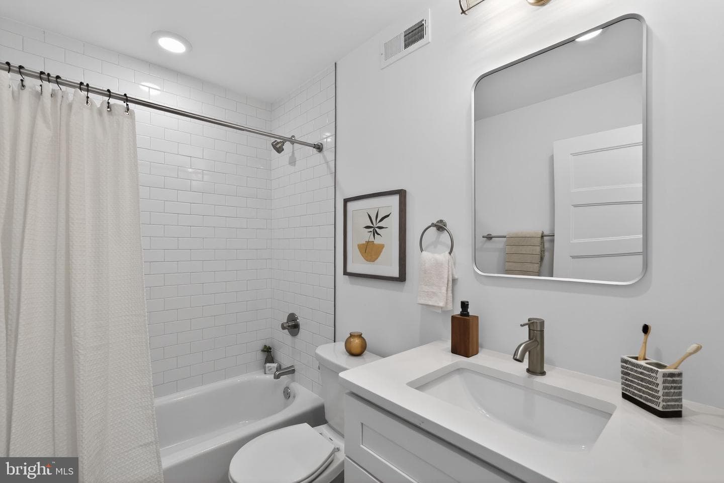 164 East Street photo 21