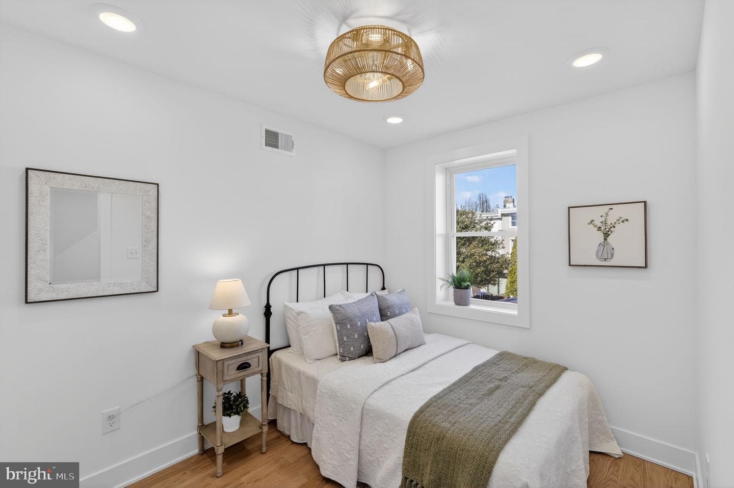 164 East Street photo 22