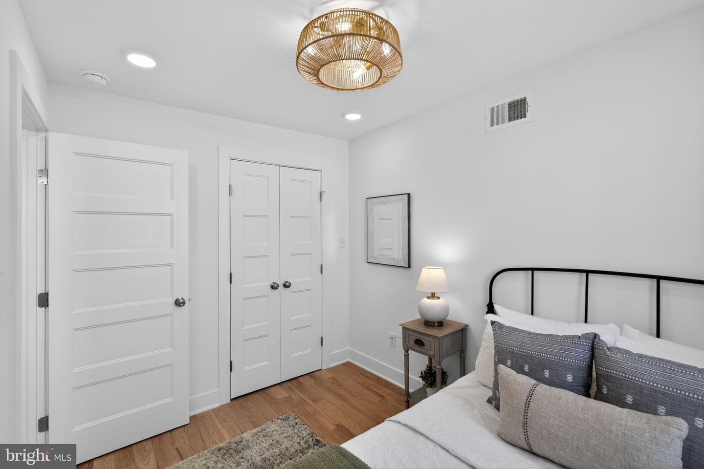 164 East Street photo 23
