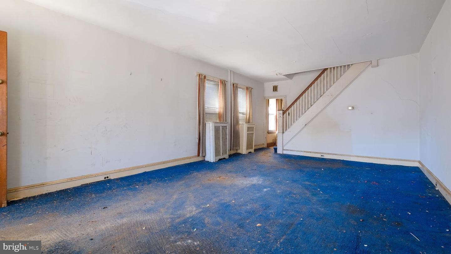 404 Leverington Avenue photo 10