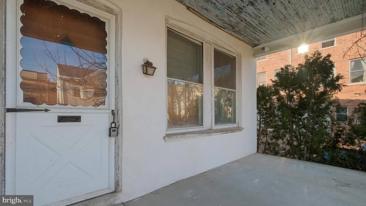 404 Leverington Avenue photo 6