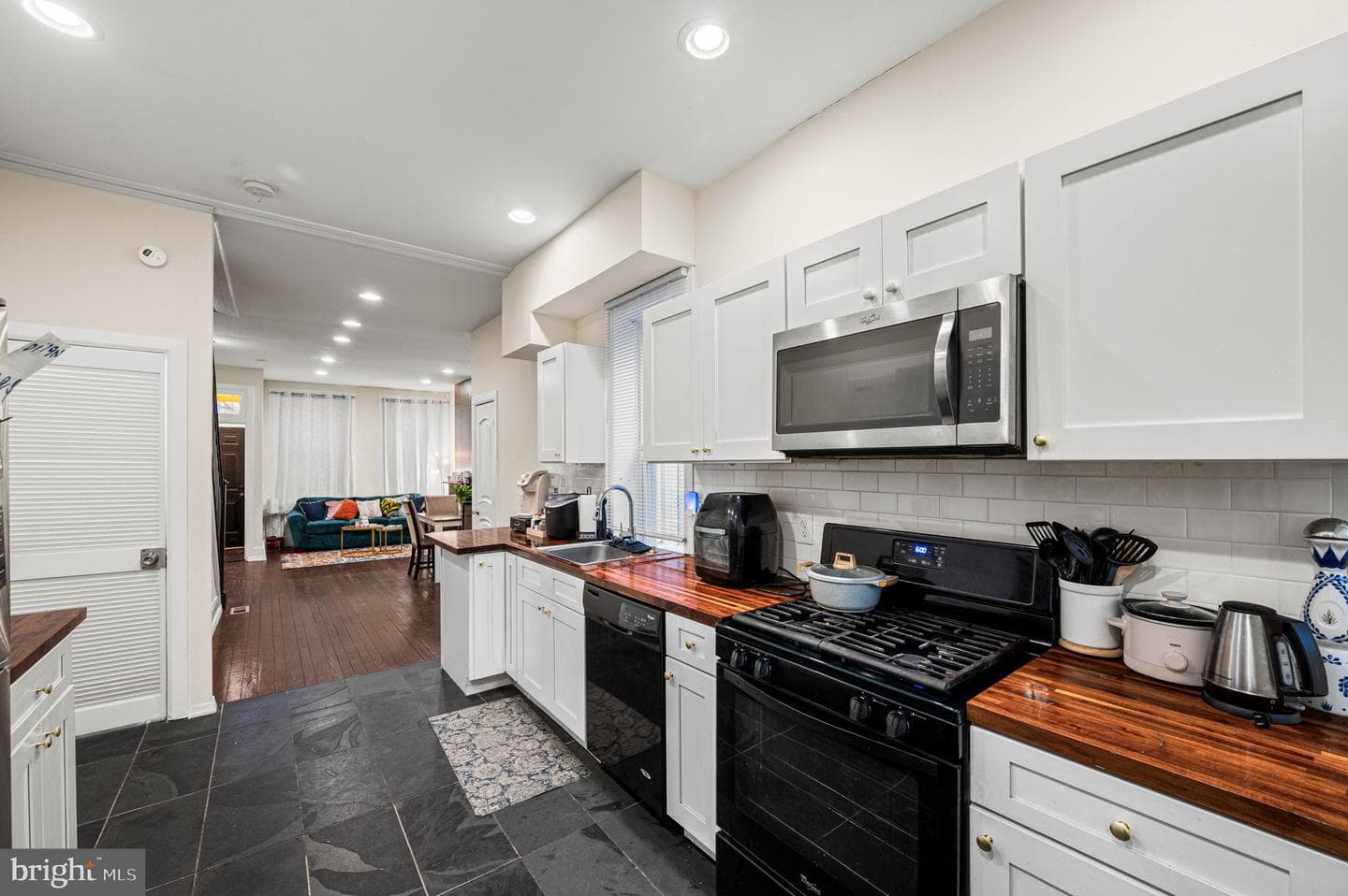1627 W Thompson Street photo 9