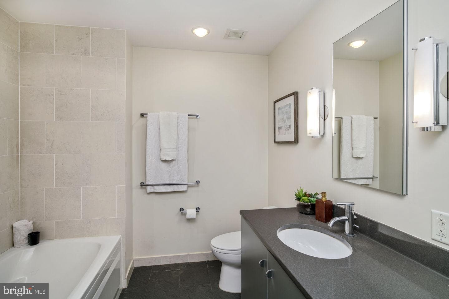 2101 Market Street #2405 photo 28