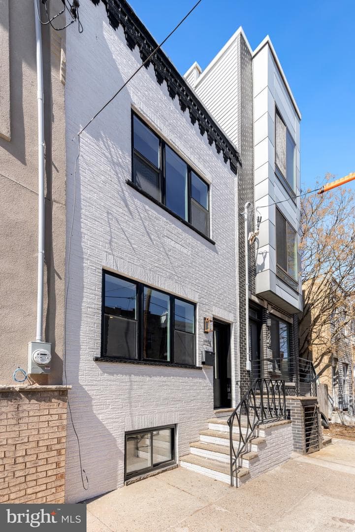 1924 S Lambert Street photo 35