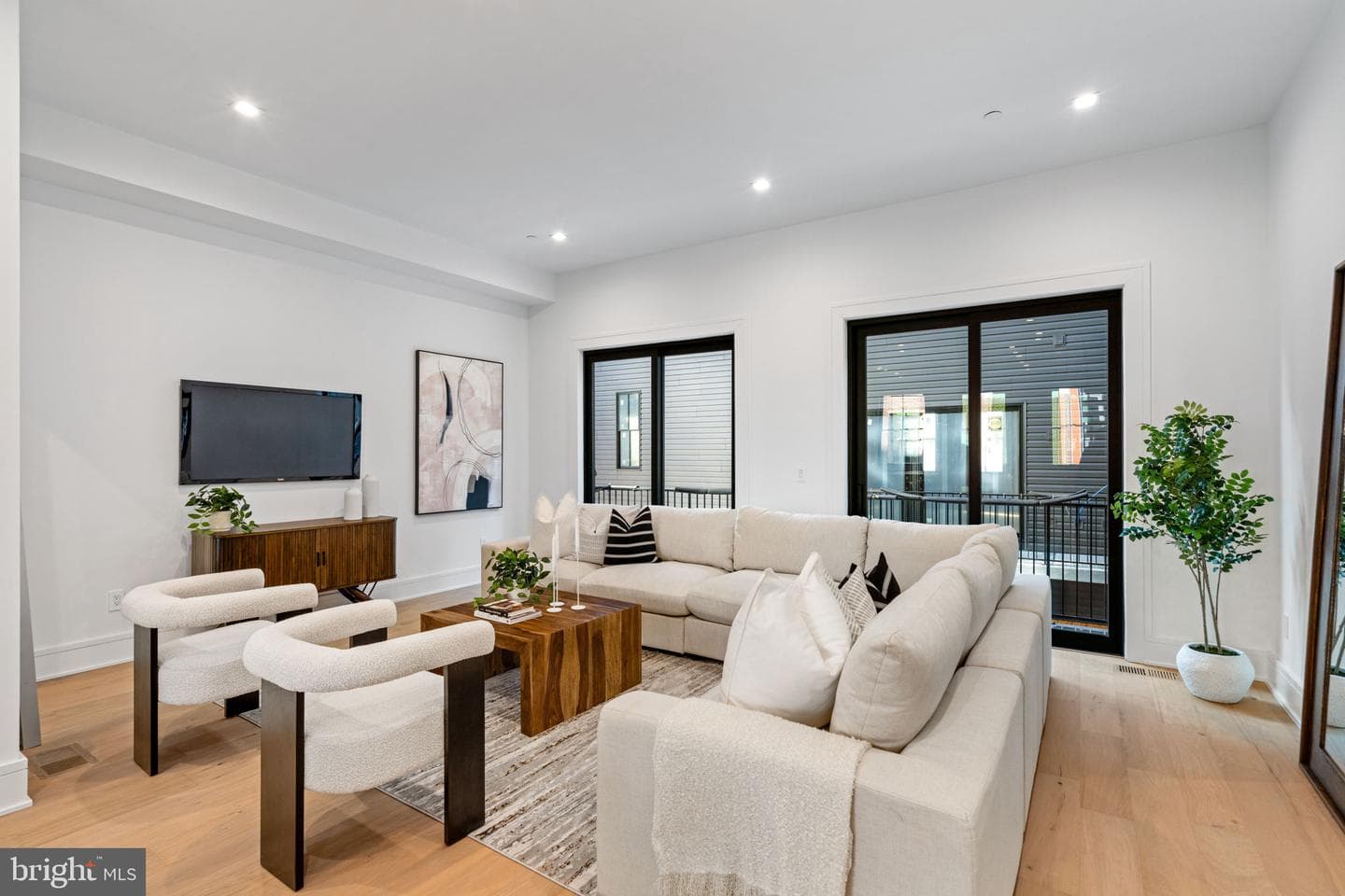 249 Philip Way photo 20