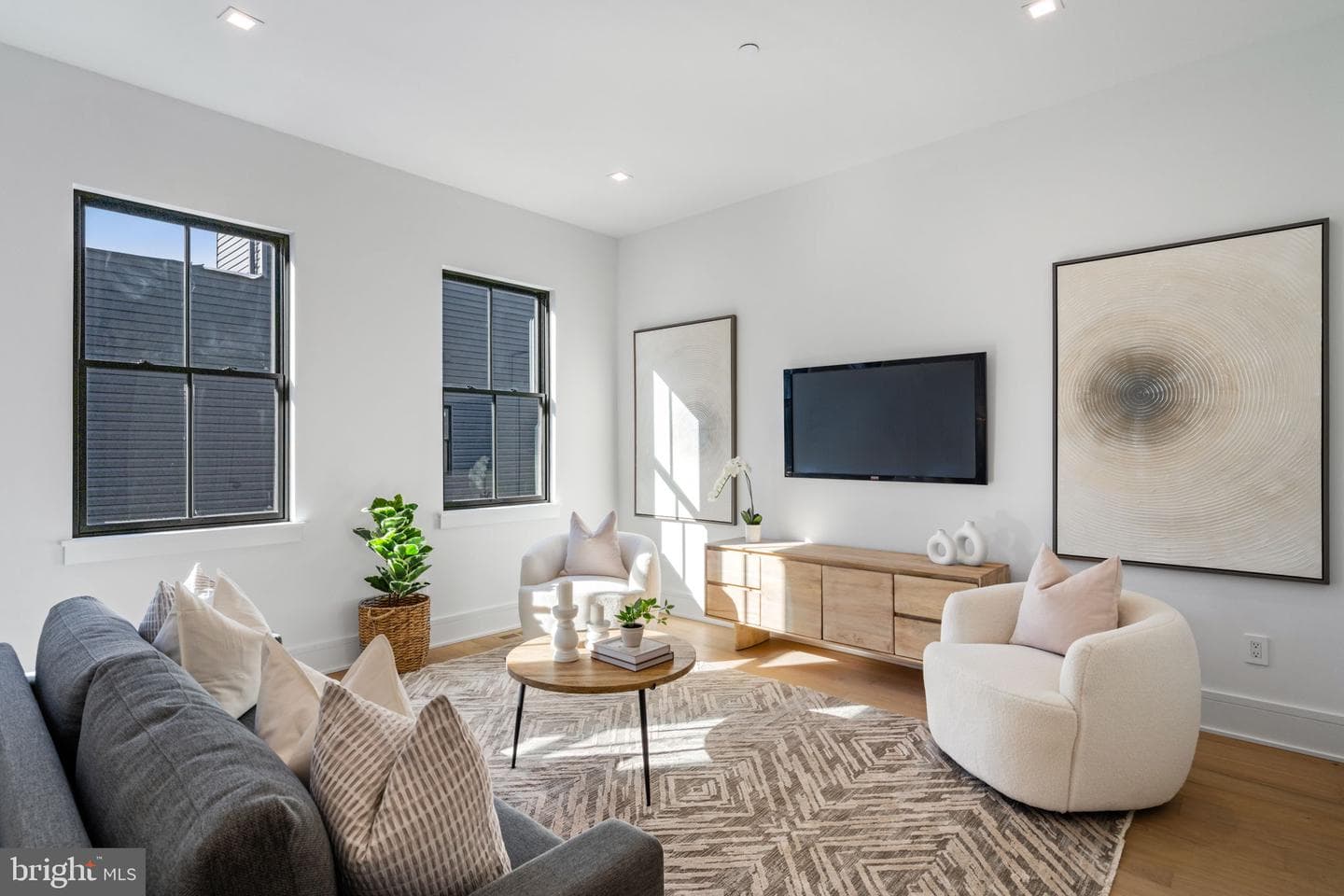 249 Philip Way photo 39