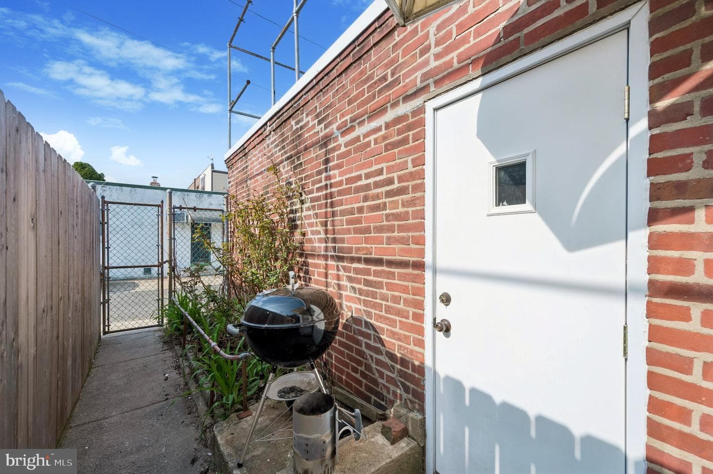 3346 Edgemont Street photo 23