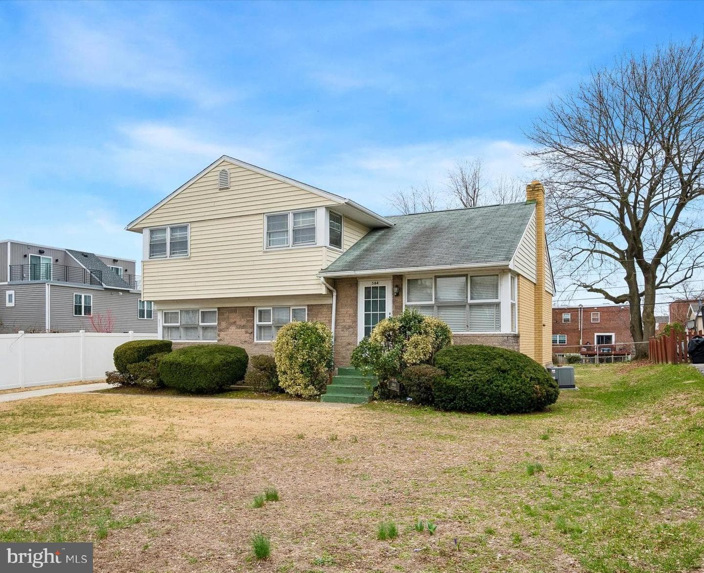 584 Paoli Avenue photo 2