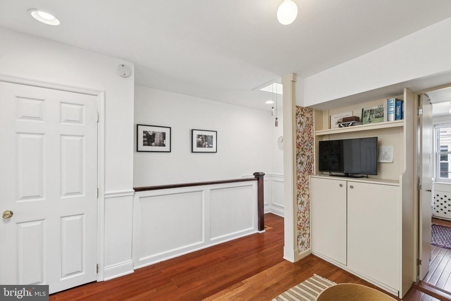 733 Montrose Street photo 11