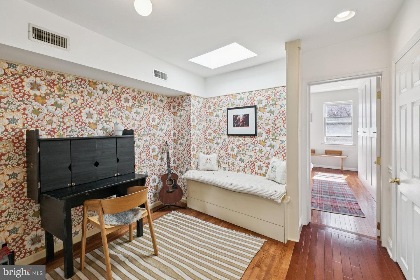 733 Montrose Street photo 12