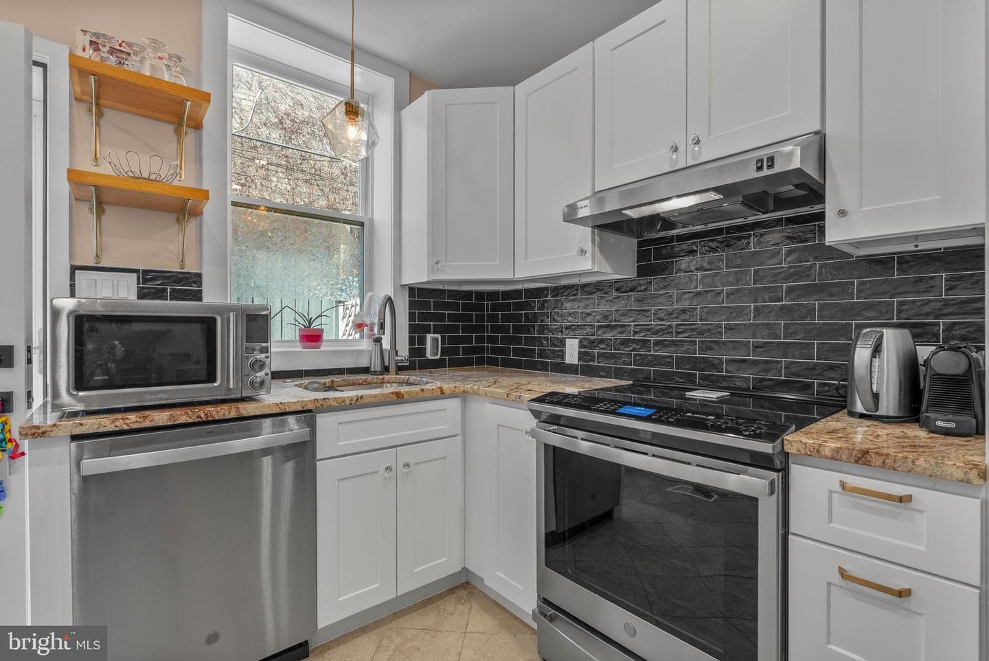 1046 S Dorrance Street photo 5