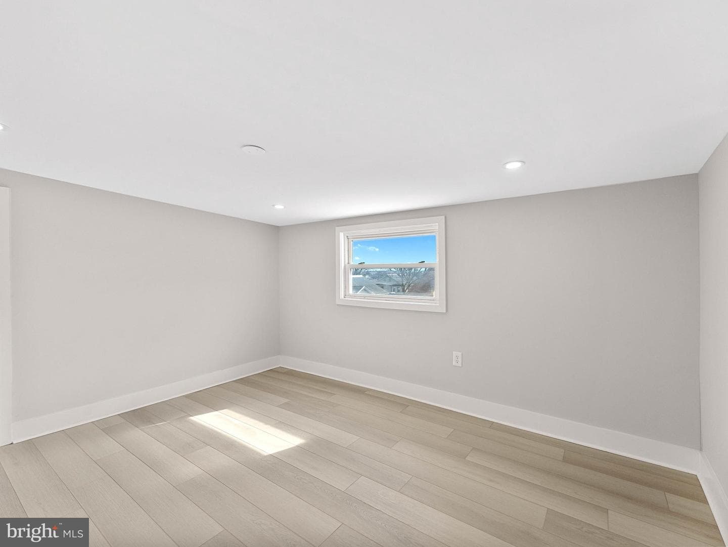 7911 Loretto Avenue photo 22