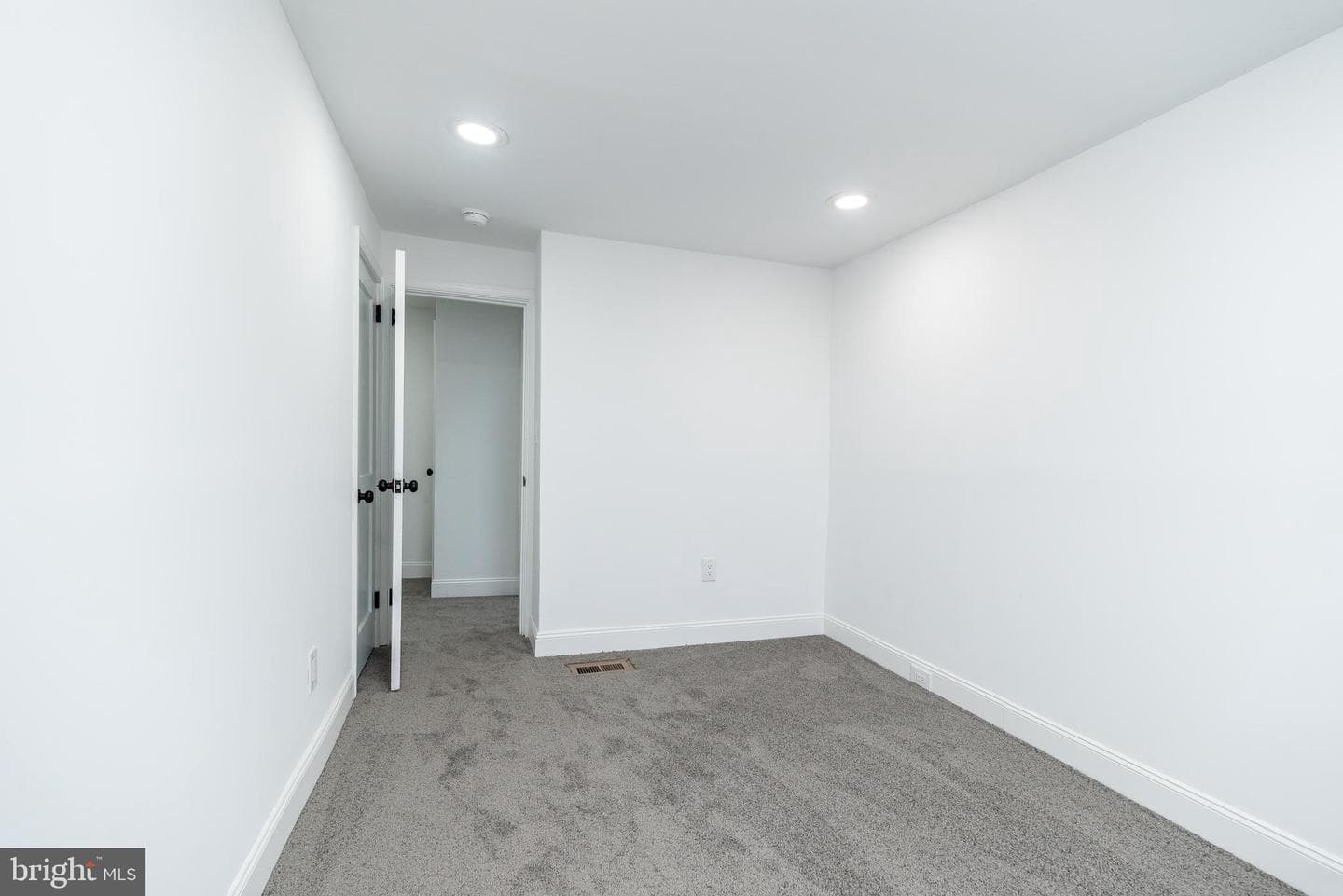 1371 Westbury Drive photo 15