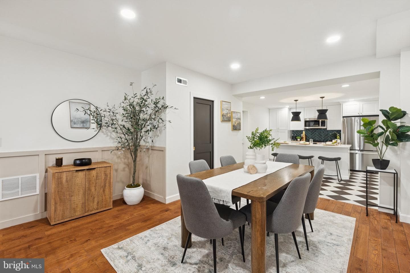 2121 N Hope Street photo 10